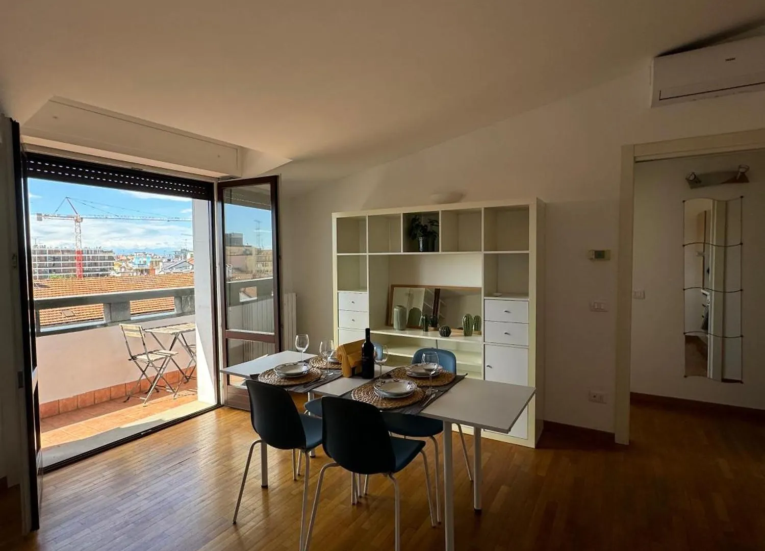 Appartamento Isola- Attico Con Balcone location